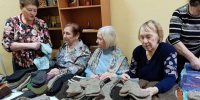 Женщины Люберец связали 50 пар носков для бойцов СВО - Regions.Ru