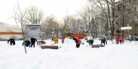 Снег в Краскове убрали «по-студенчески»: на сквер вышли около 100 человек - Regions.Ru